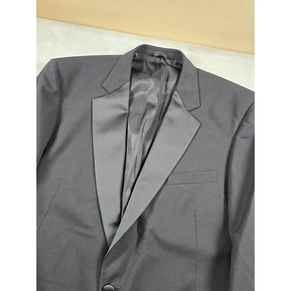 JoS A Bank Tuxedo Suit Men 46R 2 Piece Pants 42x31 Black 100% Wool Peak Lapel